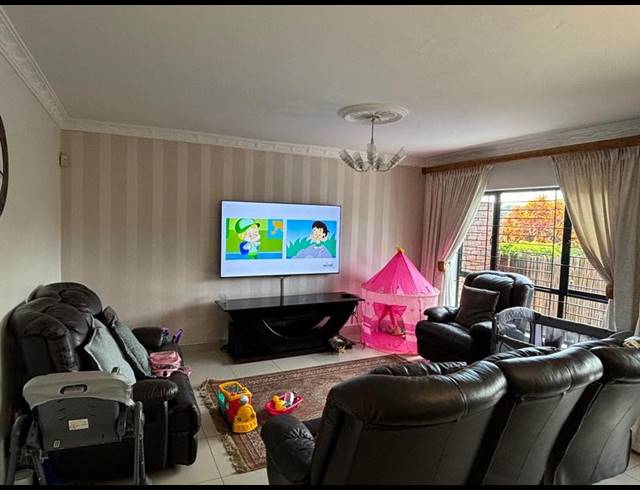 3 BEDROOM TOWNHOUSE FOR SALE IN ATHOLL HEIGHTS